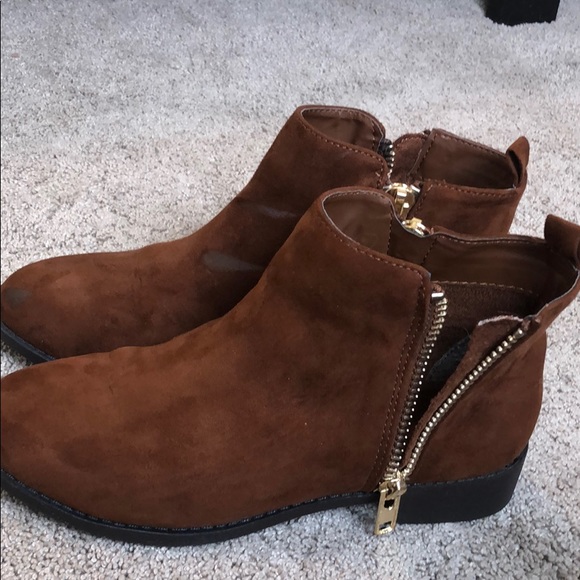 Boots - Picture 1 of 3